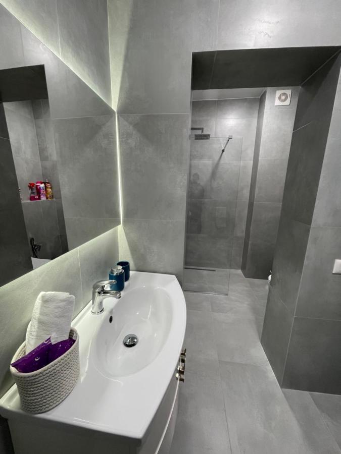 Lovely Apartment Tirana Bagian luar foto
