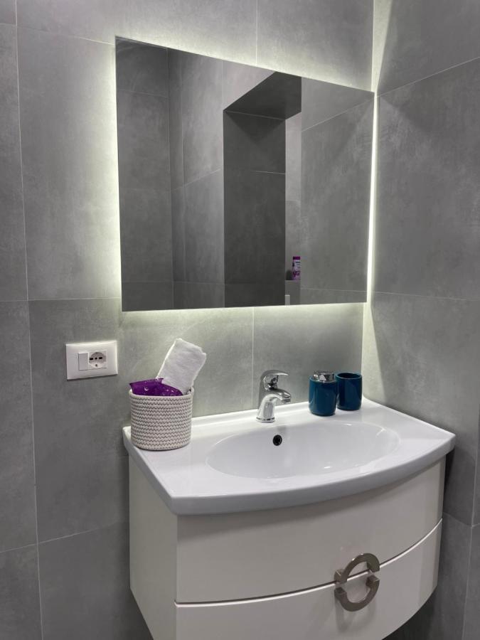 Lovely Apartment Tirana Bagian luar foto