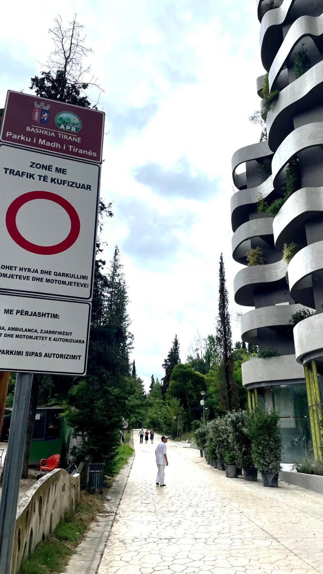 Lovely Apartment Tirana Bagian luar foto